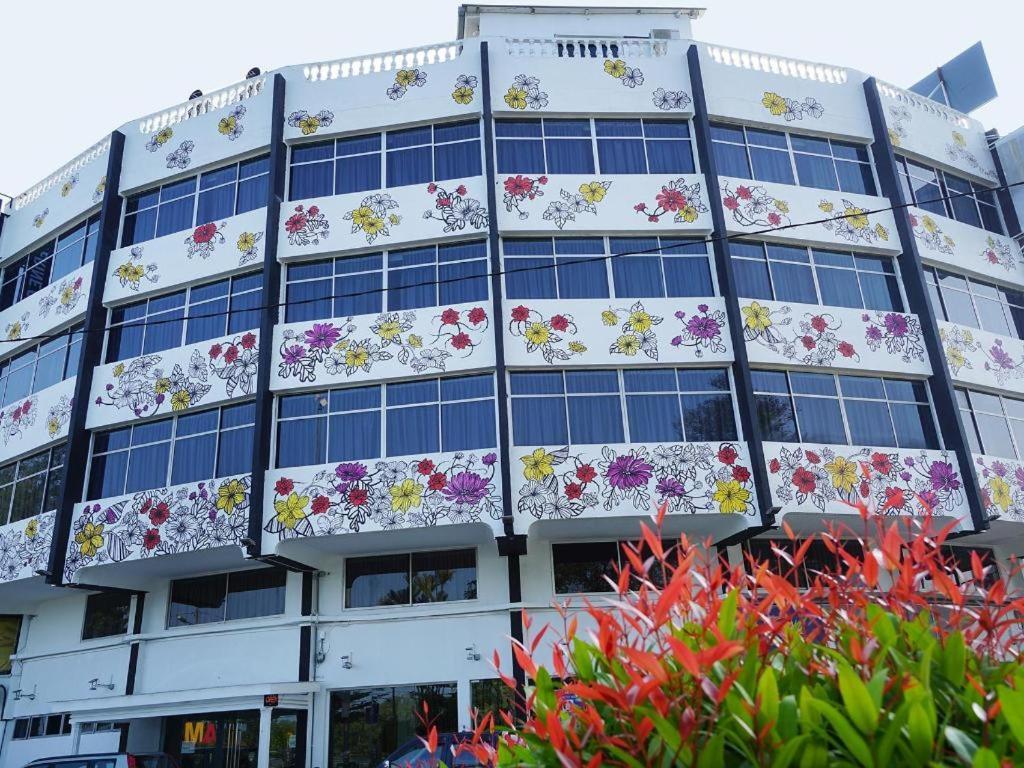 Riverine Garden Hotel Chukai Exterior foto